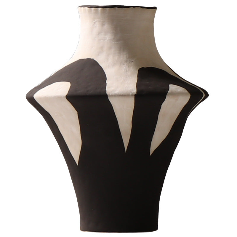 Noir sculptural ceramic vase – view 4